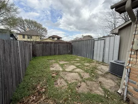 Exterior - 2011 Nectar Dr, Mesquite, TX 75149 photo 3 of 5