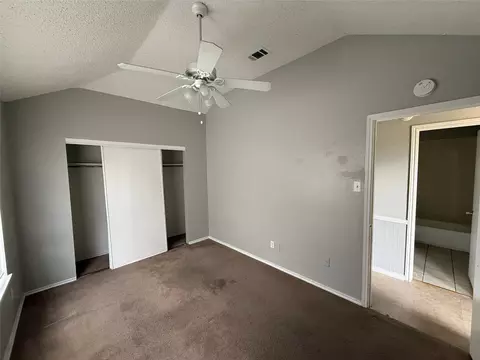 Bedroom - 2011 Nectar Dr, Mesquite, TX 75149 photo 3 of 4