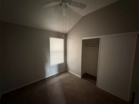 Bedroom - 2011 Nectar Dr, Mesquite, TX 75149 photo 4 of 4