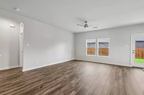 Living - 1620 Esra Ln, Anna, TX 75409 photo 2 of 6