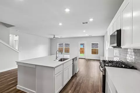 Kitchen - 1620 Esra Ln, Anna, TX 75409 photo 2 of 4