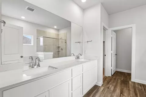 Bath - 1620 Esra Ln, Anna, TX 75409 photo 2 of 5