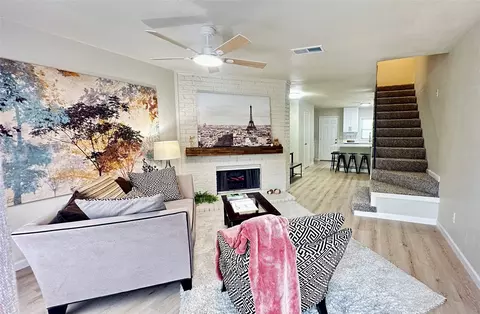 9434 Olde Village Ct, Dallas, TX 75227
