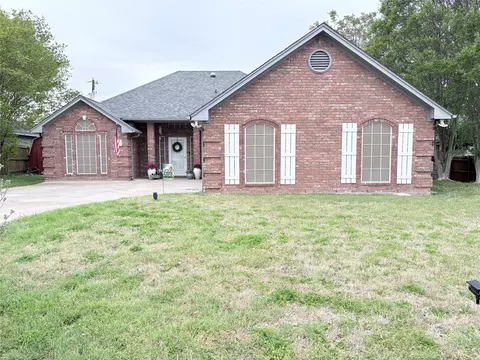 1200 Oak Tree Ln, Weatherford, TX 76086