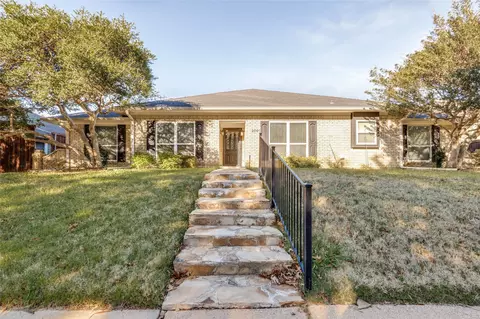 2805 Staffordshire Dr, Carrollton, TX 75007