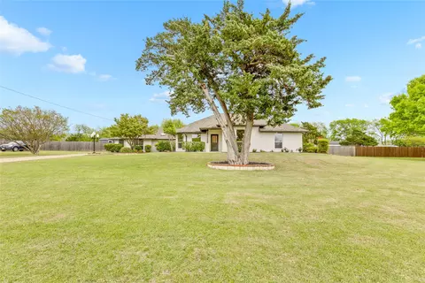 2850 Oak Tree Ln, Midlothian, TX 76065