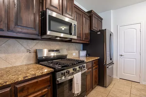 Kitchen - 112 Cole Ct, Argyle, TX 76226 photo 1 of 4