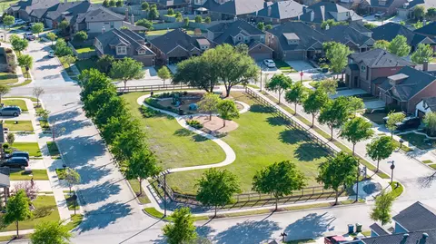 View/Area - 112 Cole Ct, Argyle, TX 76226 photo 4 of 8