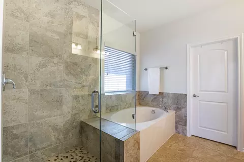Bath - 112 Cole Ct, Argyle, TX 76226 photo 3 of 5