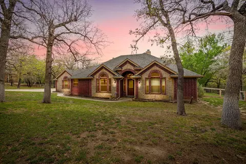 349 Sandpiper Dr, Weatherford, TX 76088