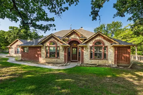 349 Sandpiper Dr, Weatherford, TX 76088