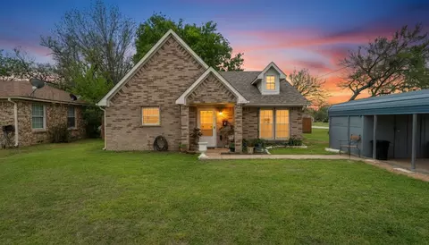 121 W Oneal St, Wills Point, TX 75169