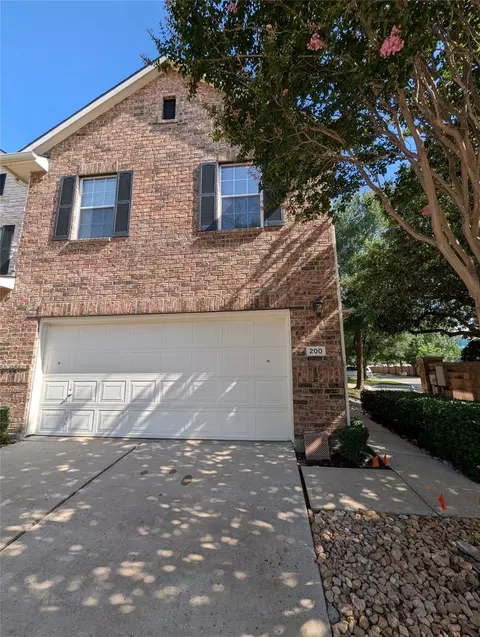 200 Inverness Dr, Lewisville, TX 75067
