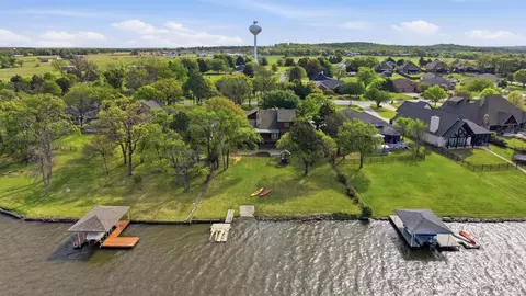 1334 Kiowa Dr E, Gainesville, TX 76240