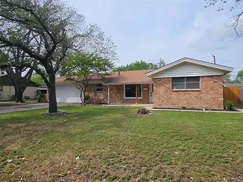 5629 Starlight Dr, Haltom City, TX 76117