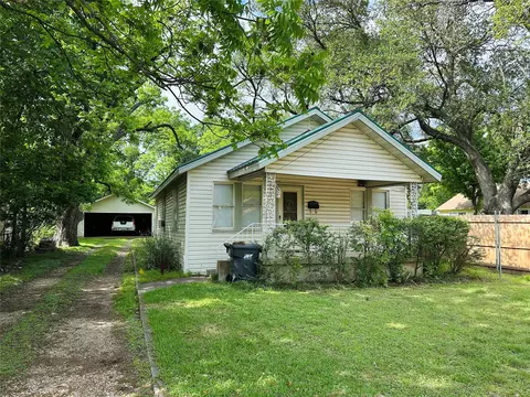 110 Woodland Ave, Corsicana, TX 75110