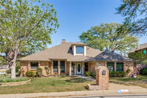 3701 Waycross Ct, Arlington, TX 76016