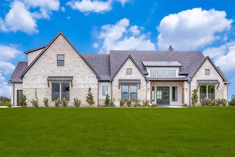 1084 Woodland Rd, Weatherford, TX 76088