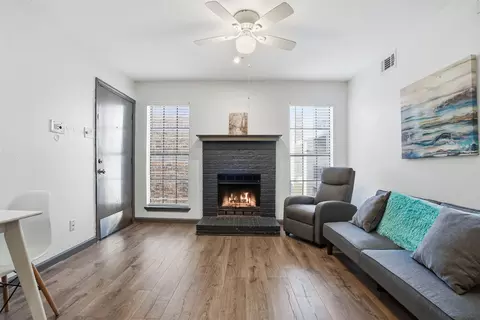 9520 Royal Ln #207, Dallas, TX 75243