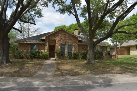 205 Pueblo Dr, Waxahachie, TX 75165