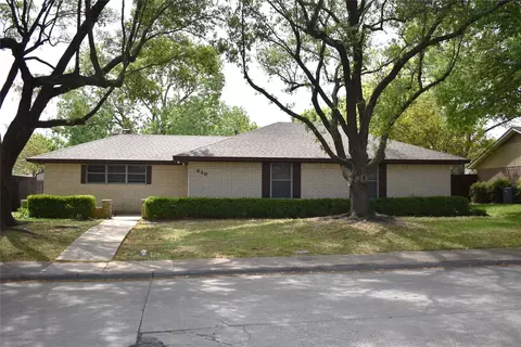 210 Iroquois Ln, Waxahachie, TX 75165