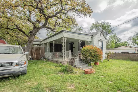 5901 Greenlee St, Fort Worth, TX 76112