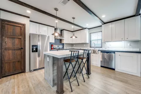 101 Shady Grove Dr, Sanger, TX 76266