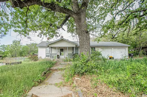 2624 Canton Dr, Fort Worth, TX 76112