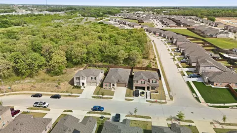 7109 Greenfield Dr, Denton, TX 76208