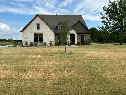 405 Cobb Rd, Leonard, TX 75452