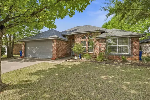 1408 Spanish Trail Dr, Granbury, TX 76048