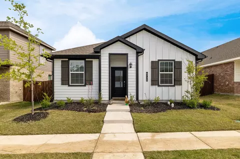 6736 Windfall Dr, Fort Worth, TX 76135