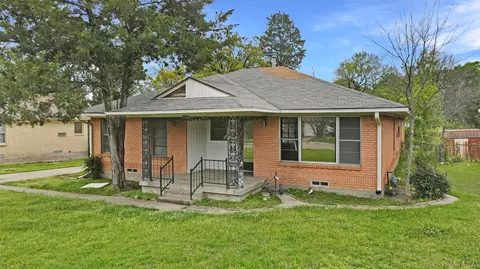 7328 Ravehill Ln, Dallas, TX 75227