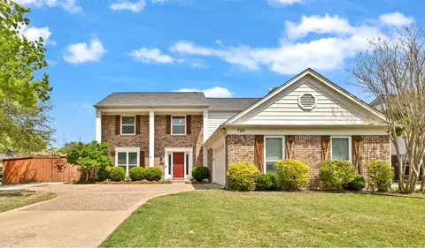 720 Bridget Way, Hurst, TX 76054