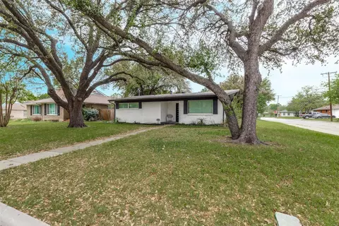 2945 Randy Ln, Farmers Branch, TX 75234