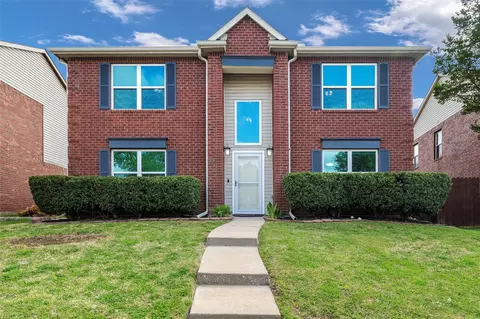 905 Elizabeth Dr, Lewisville, TX 75067