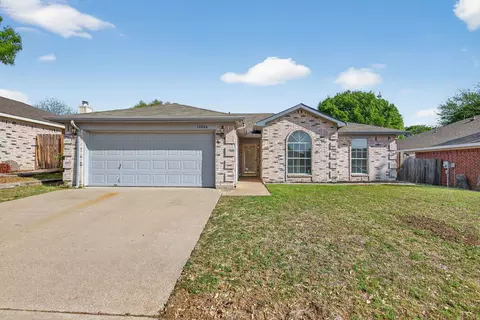 10804 Edgewater Dr, Benbrook, TX 76126