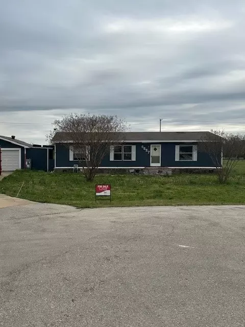 6827 Spring Branch Dr, Krum, TX 76249