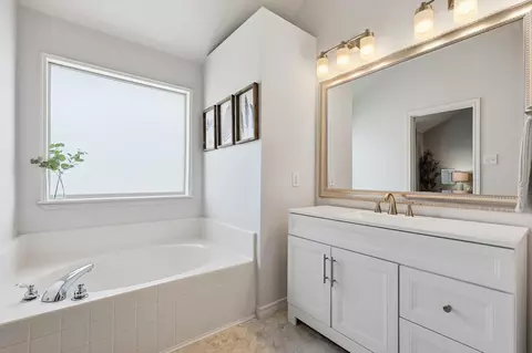 Bath - 5908 Brookside Dr, Argyle, TX 76226 photo 2 of 3