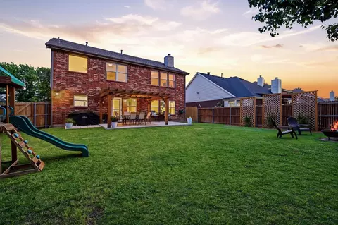 Exterior - 5908 Brookside Dr, Argyle, TX 76226 photo 9 of 10