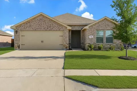 600 Chuck Wagon Dr, Royse City, TX 75189