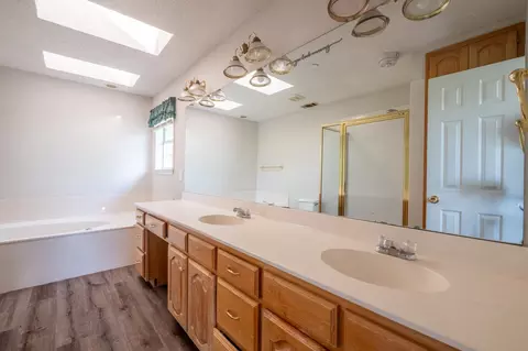 Bath - 5 Griffith Ct, Terrell, TX 75160 photo 3 of 5