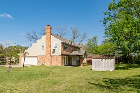 Exterior - 5 Griffith Ct, Terrell, TX 75160 photo 4 of 8