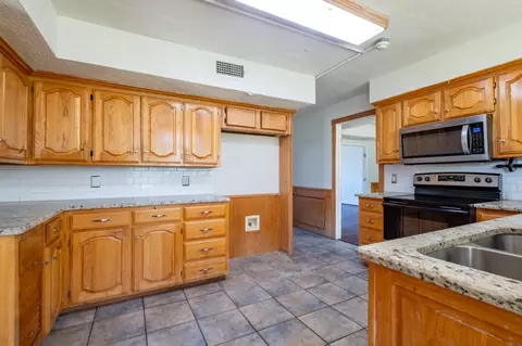Kitchen - 5 Griffith Ct, Terrell, TX 75160 photo 3 of 3