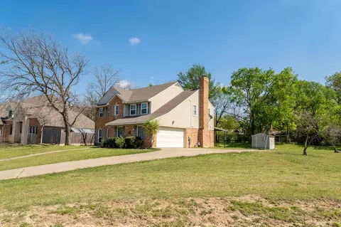 Exterior - 5 Griffith Ct, Terrell, TX 75160 photo 3 of 8