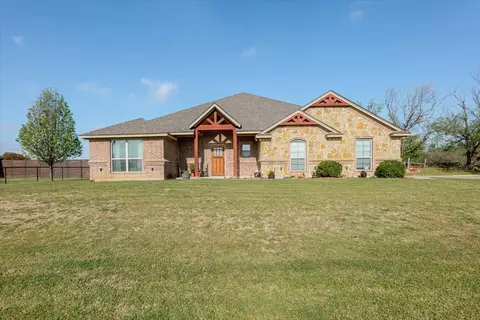 140 Pine Rd, Poolville, TX 76487