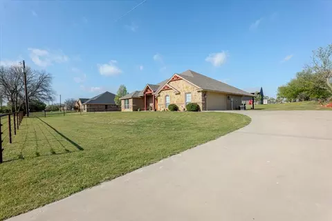 140 Pine Rd, Poolville, TX 76487