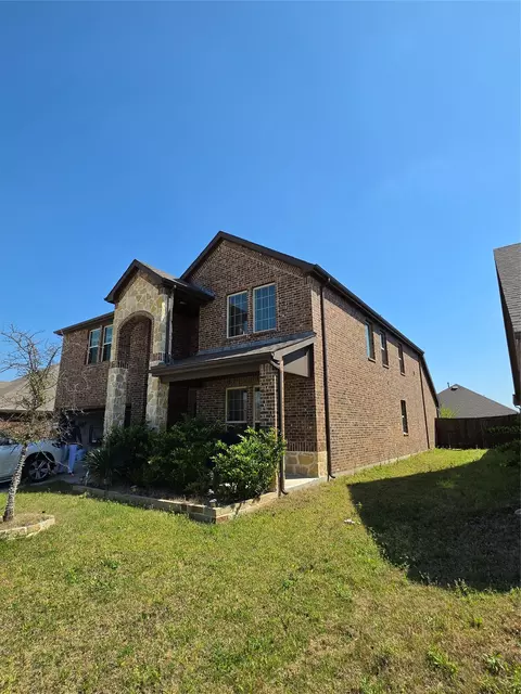 920 Philadelphia St, Fate, TX 75189