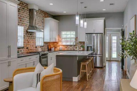 322 S Brighton Ave, Dallas, TX 75208