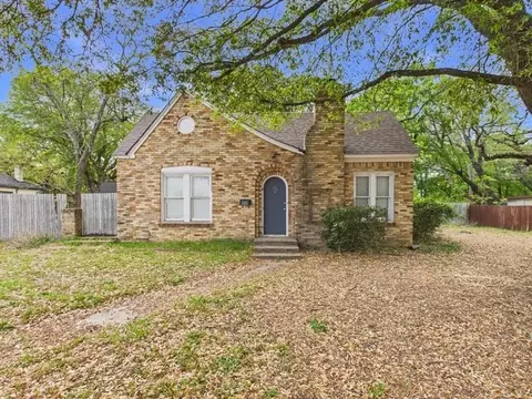 224 S Pinkerton St, Athens, TX 75751